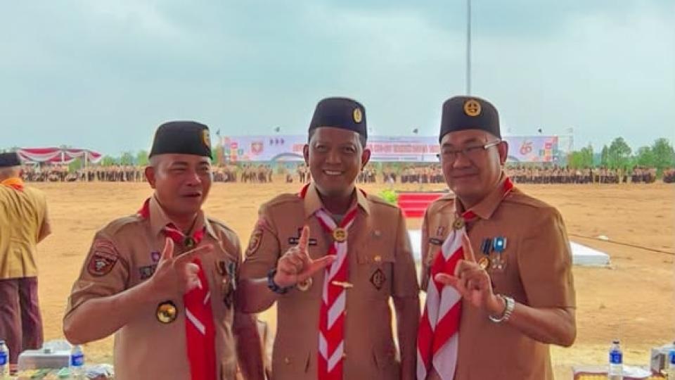 KEPALA DINAS PEMUDA DAN OLAHRAGA KABUPATEN TANGGAMUS MEWAKILI BUPATI TANGGAMUS DI APEL BESAR HARI PRAMUKA KE-65 TAHUN 2026 TINGKAT DAERAH LAMPUNG